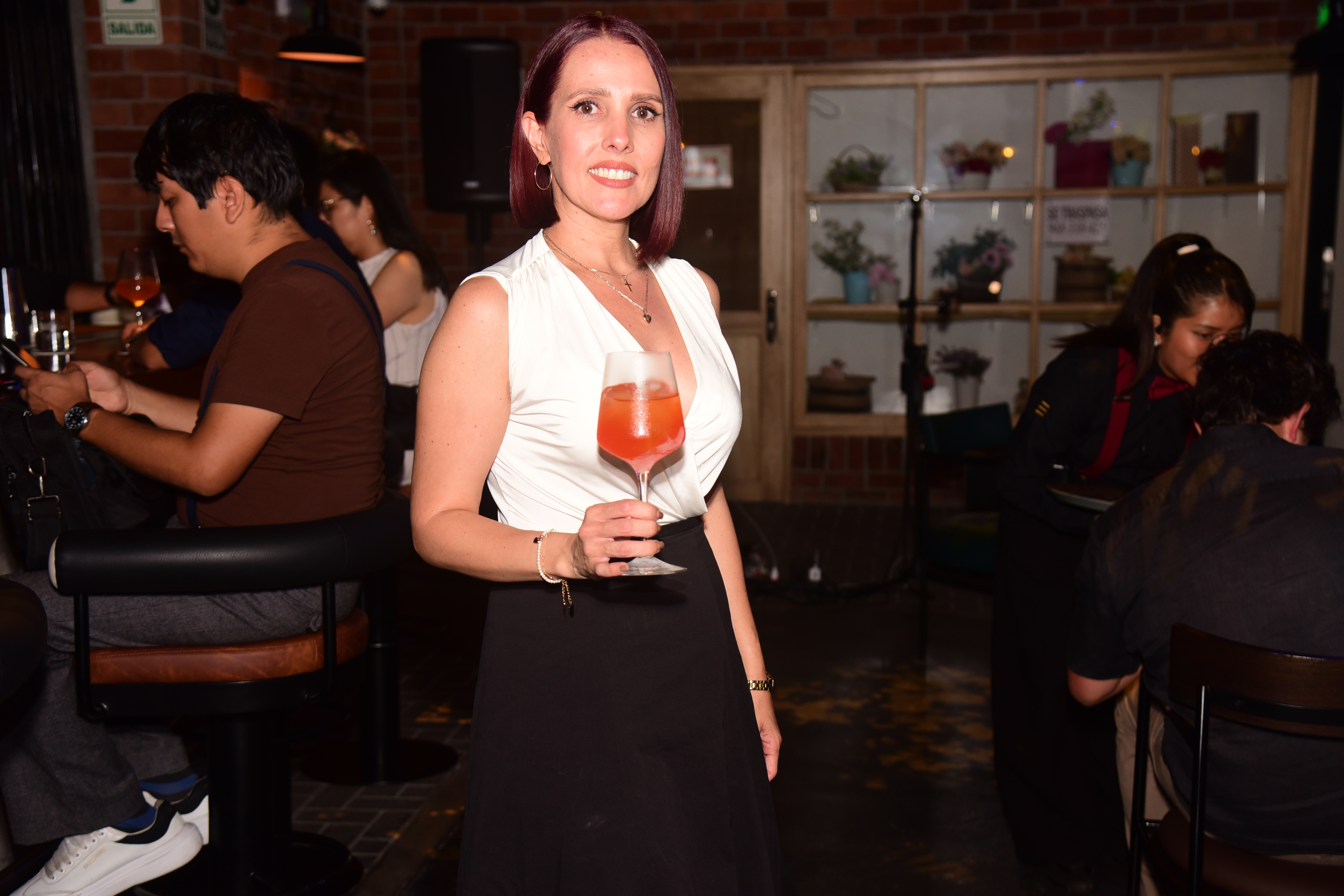 SKAPE: EL NUEVO SPEAKEASY OCULTO EN MIRAFLORES QUE SORPRENDE DESDE SU INGRESO