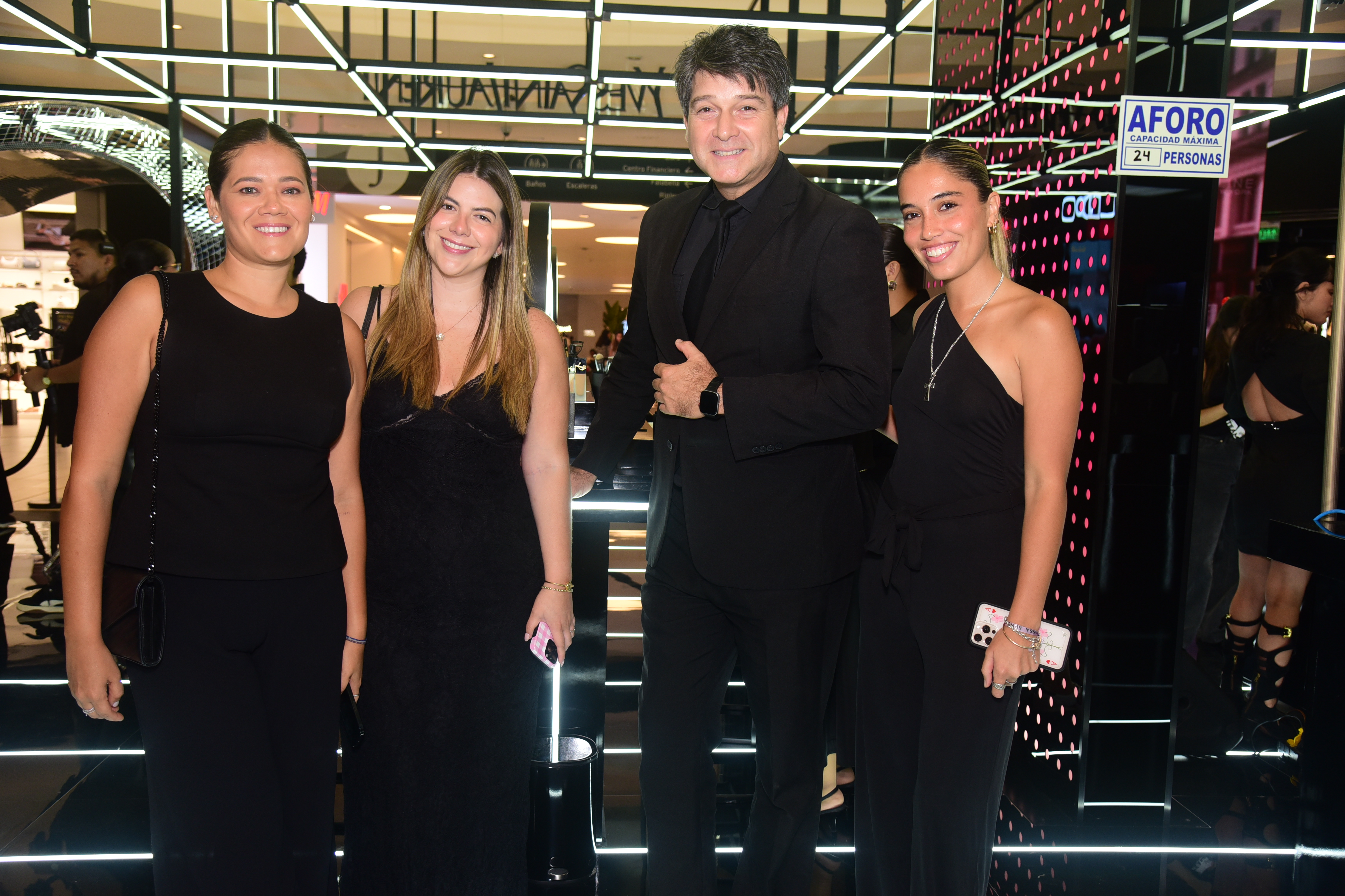 YSL BEAUTY PRESENTA EN PERÚ SU CATEGORÍA DE MAQUILLAJE CON UNA EXPERIENCIA INMERSIVA EN EL JOCKEY PLAZA