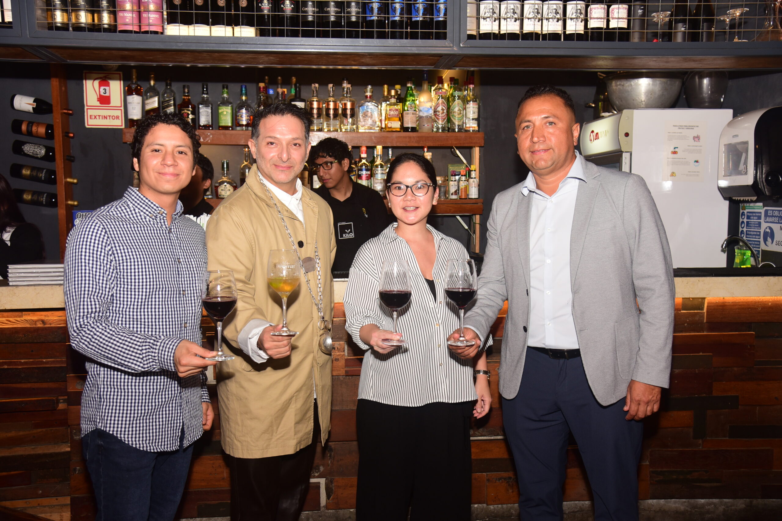 “LA RUTA DEL ANGUS” REUNIÓ GRANDES CORTES Y VINOS DE PRESTIGIO EN UNA EXCLUSIVA CENA MARIDAJE EN KILO SURCO