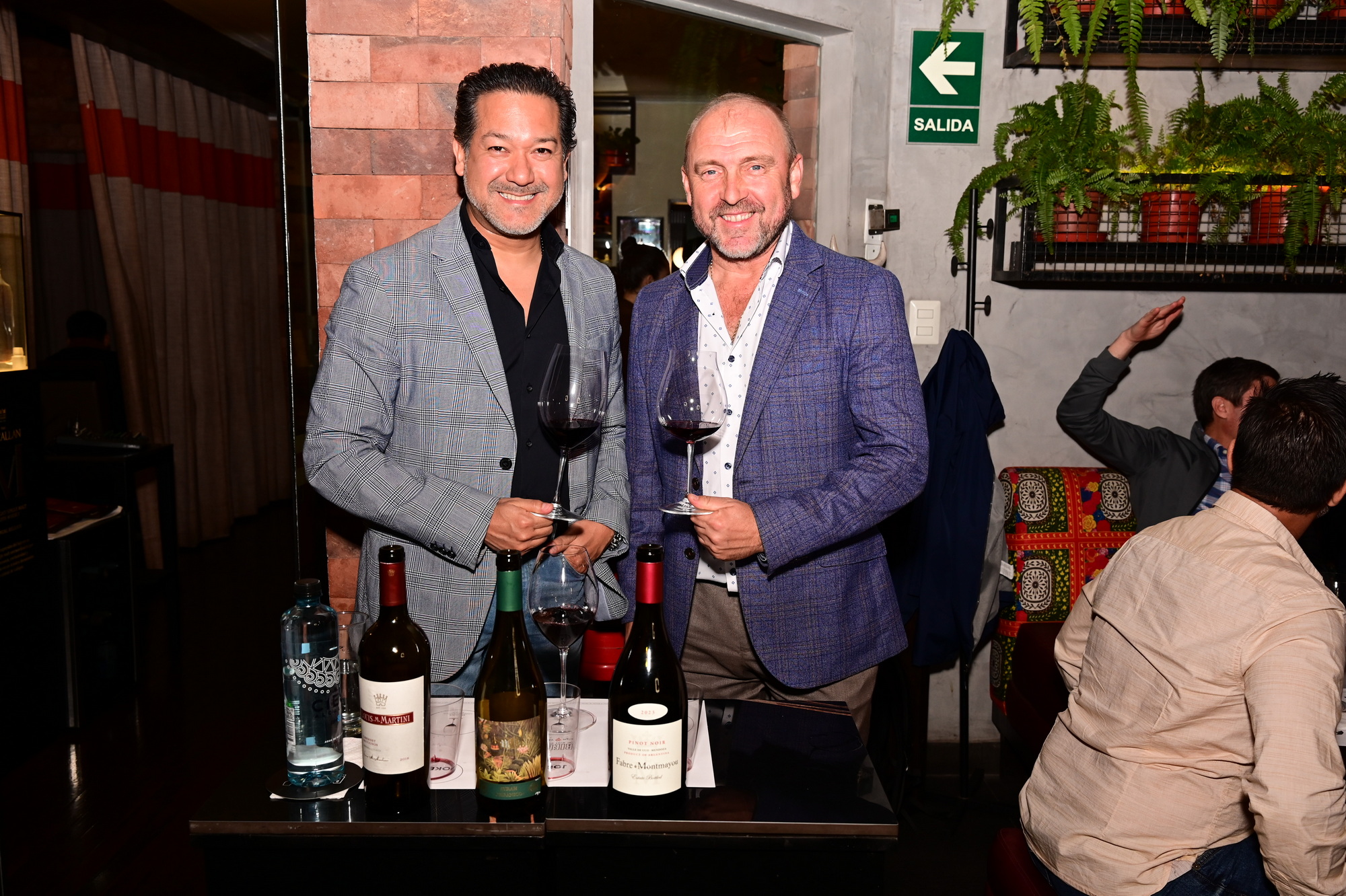 BACO & VACA CELEBRA 20 AÑOS CON UNA EXPERIENCIA SENSORIAL JUNTO A RIEDEL EN SAN ISIDRO